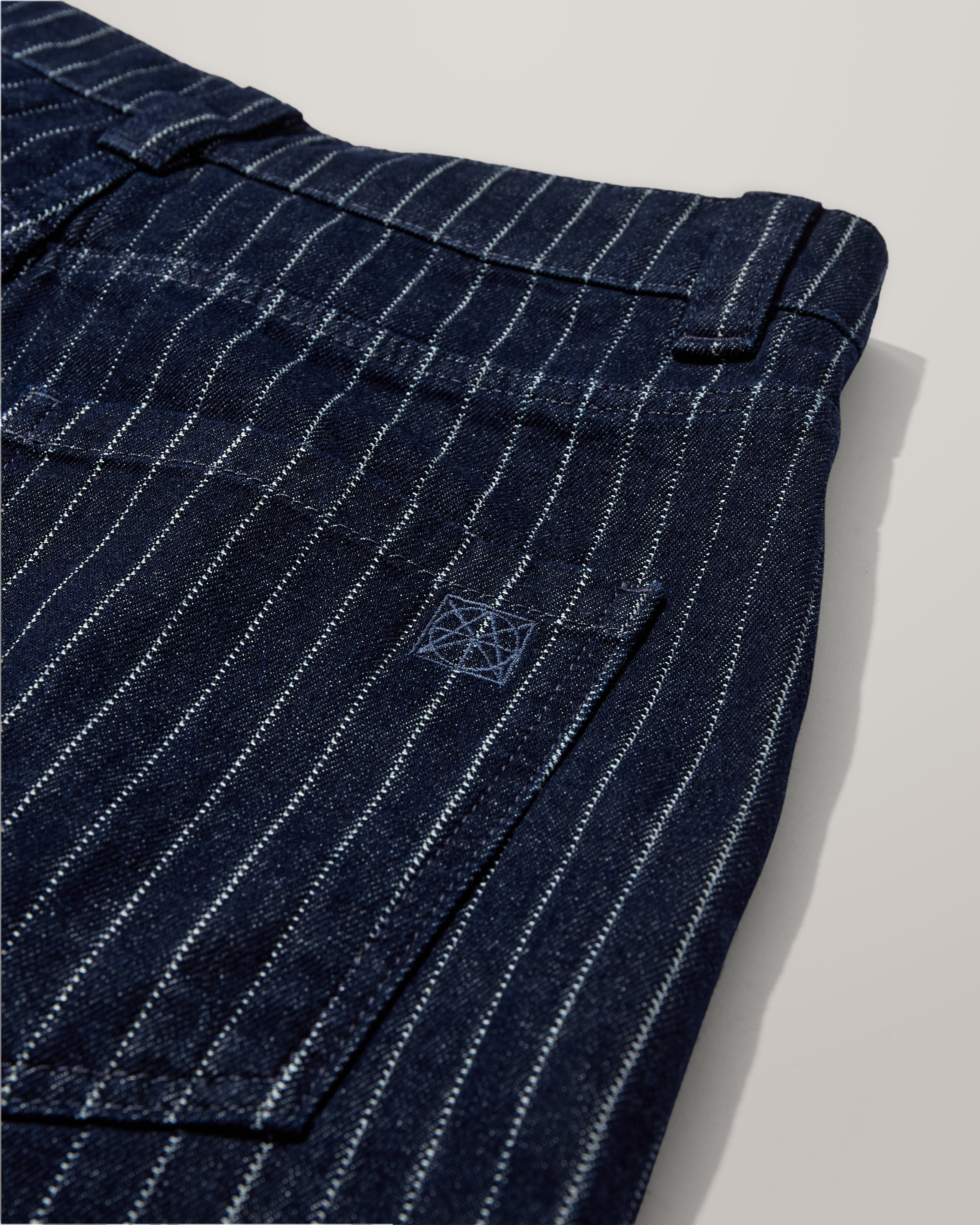 Modelshot / Dark Blue Stripe / Detail